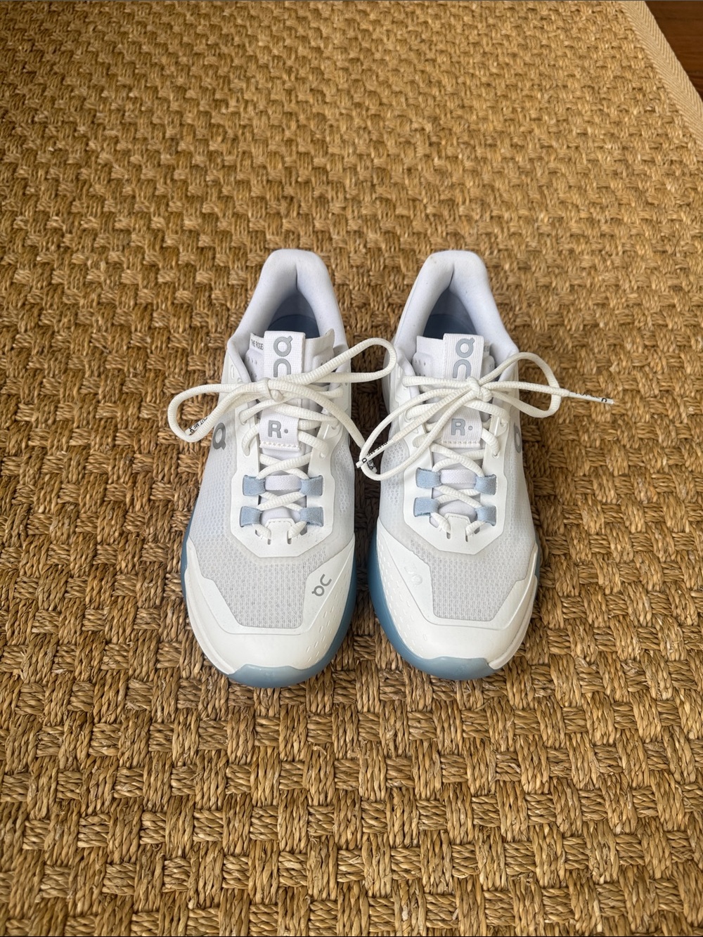 New without box on cloud the Roger women’s tennis court shoe